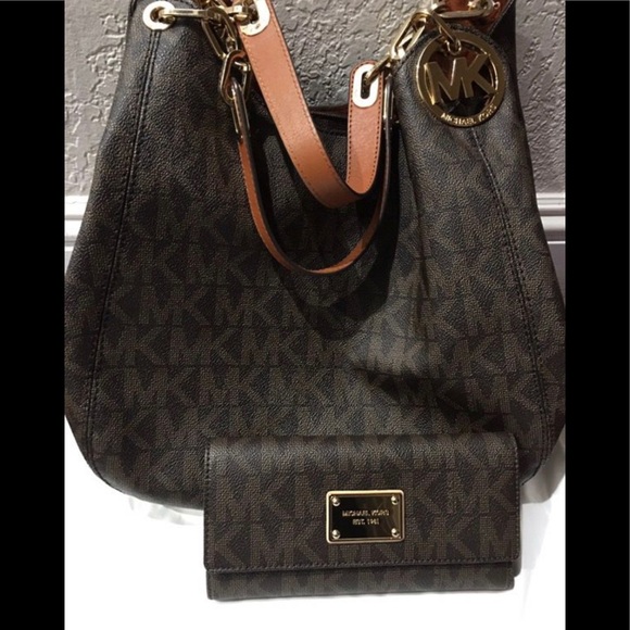 Michael Kors purse and wallet - Picture 1 of 3
